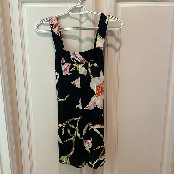 Flynn Skye tropical romper, Size 2, adjustable straps, zipper in back - Picture 3 of 5